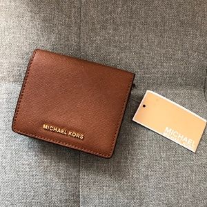 Michael Kors Jet Set Travel Wallet